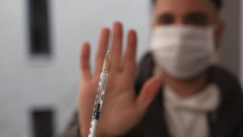 Austriecii care REFUZĂ să se vaccineze anti-COVID-19 ar putea fi amendaţi cu până la 3.600 de euro