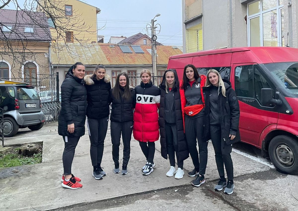 Handbalistele de la „U” Cluj au donat sânge pentru copiii bolnavi de leucemie