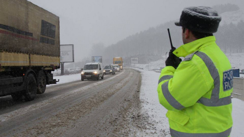Atenție, șoferi! Circulație în condiții de iarnă pe A1 Sibiu și Deva, din cauza ninsorii abundente