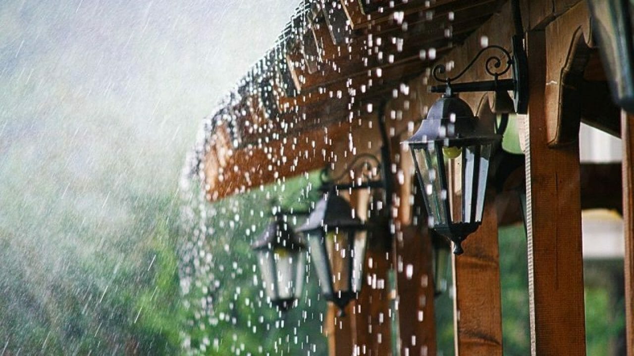 COD GALBEN de ploi și lapoviță în județul Cluj. În zona de munte, la altitudini mari sunt așteptate ninsori