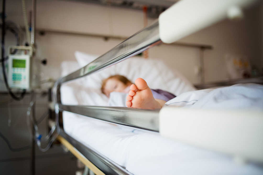 Premieră medicală! Un copil de 2 ani a primit o șansă la o viață normală datorită unei echipe de medici din Cluj