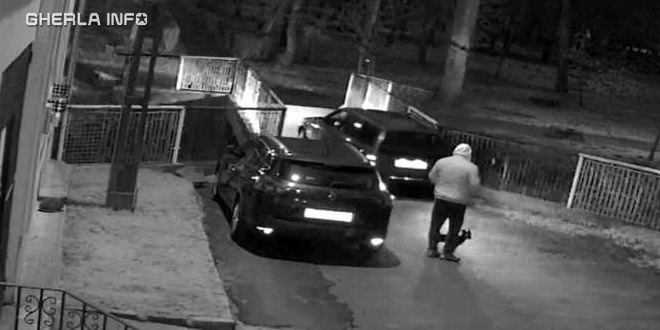Un șofer din Cluj a condus ca-n filme! A coborât cu mașina pe treptele dintr-un parc. VIDEO
