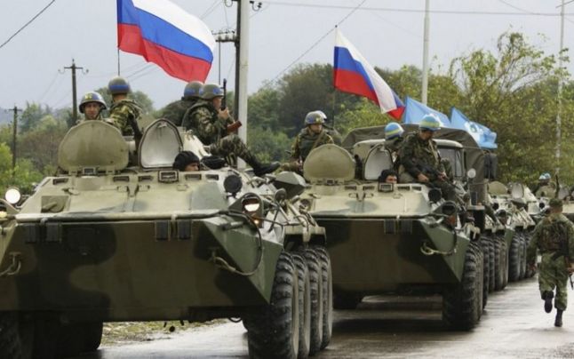Rusia ar ataca Ucraina printr-un război în trei faze.