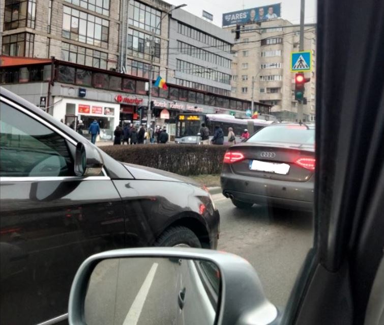 Șoferiță pe autobuz în Constanța, despre traficul din Cluj: „Oameni civilizați! La noi îți «crește barba albă» până primești prioritate!”