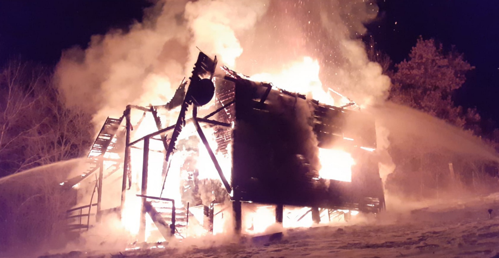 Cabană arsă în totalitate în Câțcău.