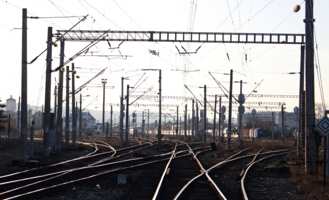 Licitațiile pentru electrificarea căii ferate Cluj-Episcopia Bihor, suspendate