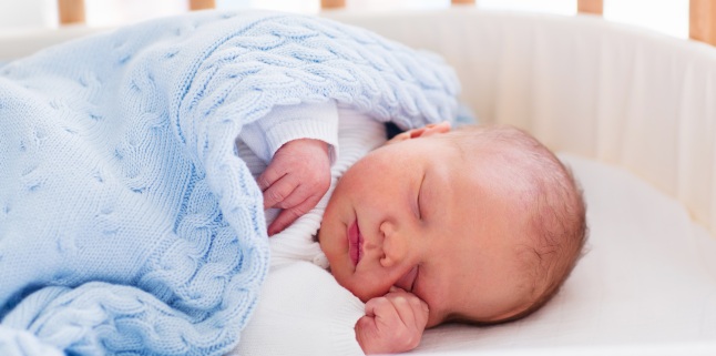 Bebelușii cu mame vaccinate în timpul sarcinii au un risc mai redus să ajunga în spital din cauza COVID-19