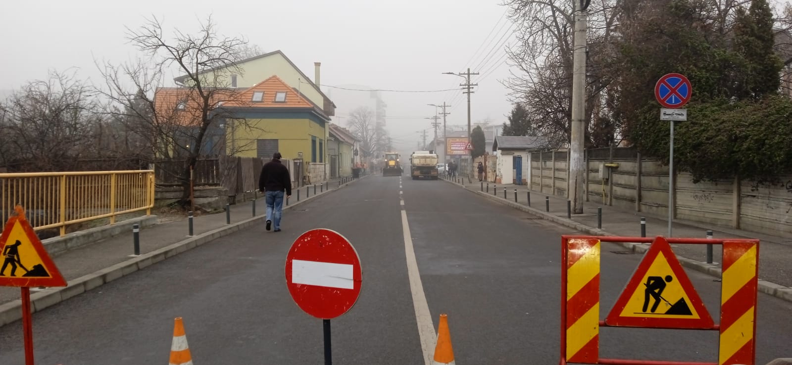 Strada Ilie Măcelaru este închisă circulației.