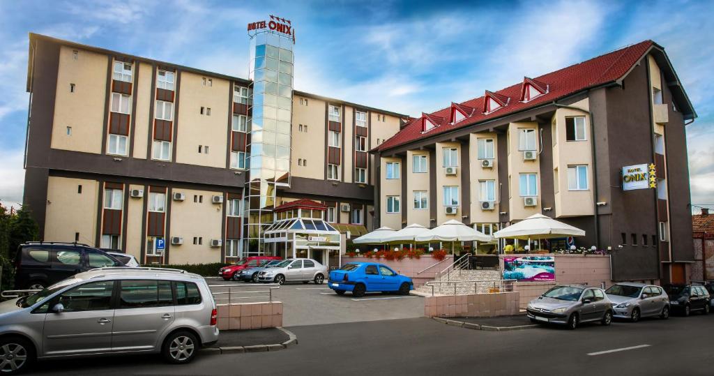 Universitatea Babeș-Bolyai investește 4,6 milioane de euro pentru cumpărarea hotelului Onix