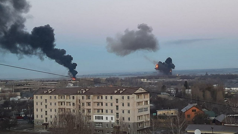 Vladimir Putin a autorizat o operațiune militară în Ucraina. Focuri de armă și explozii la Kiev și în mai multe orașeSursa foto: Ahmer Khan/Twitter