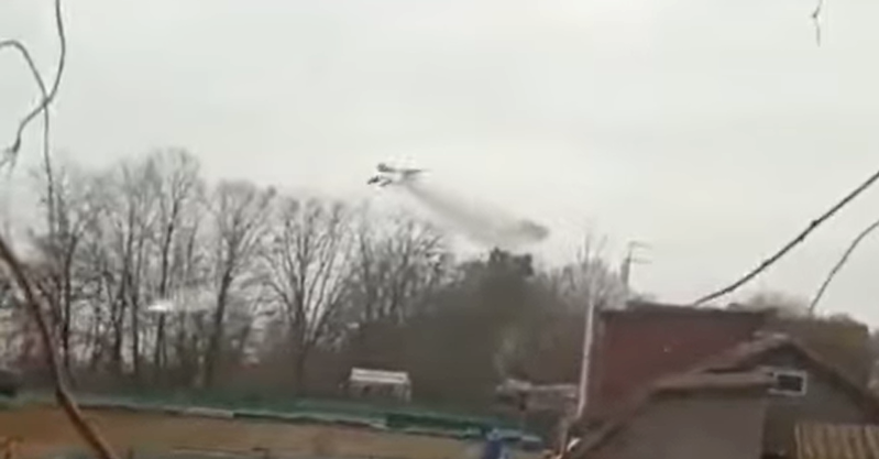 Momentul în care un avion rusesc lansează o rachetă înspre o casă. VIDEO - ATENȚIE! Imagini cu puternic impact emoțional