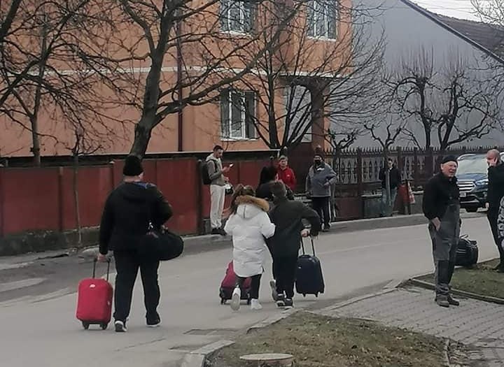10 copii și 7 mămici din Ucraina, cazați într-o localitate din Cluj