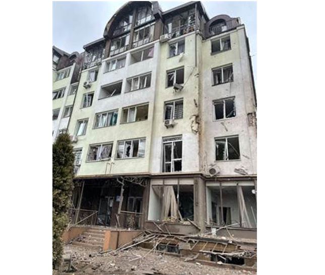 Dragoș Damian, Terapia Cluj: „Aşa arată locul bombardat de ruşi unde stătea colegul meu din Kiev” FOTO/ foto: zf.ro
