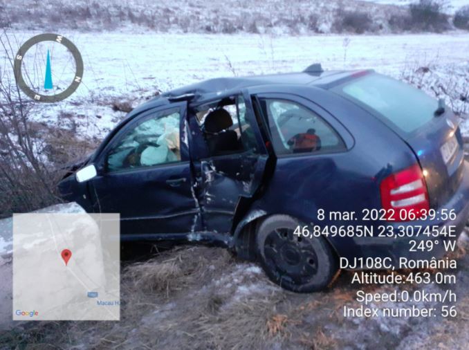 Accident în Aghireșu! Un tânăr și o femeie au fost transportați la spital. FOTO