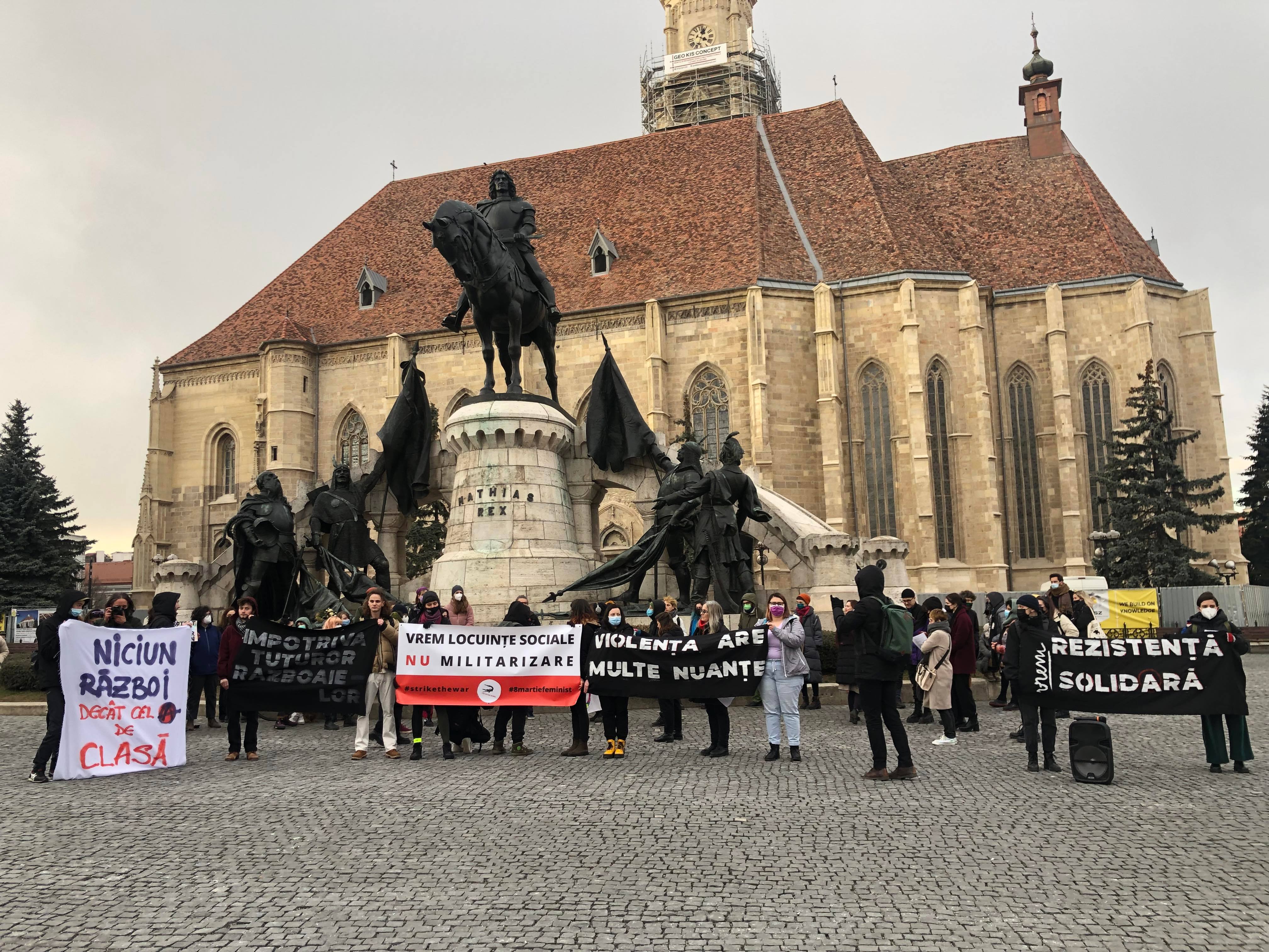 Manifestație în centrul Clujului, de Ziua Femeii:  „Violența are mai multe nuanțe, vrem rezistență solidară”. FOTO/VIDEO
