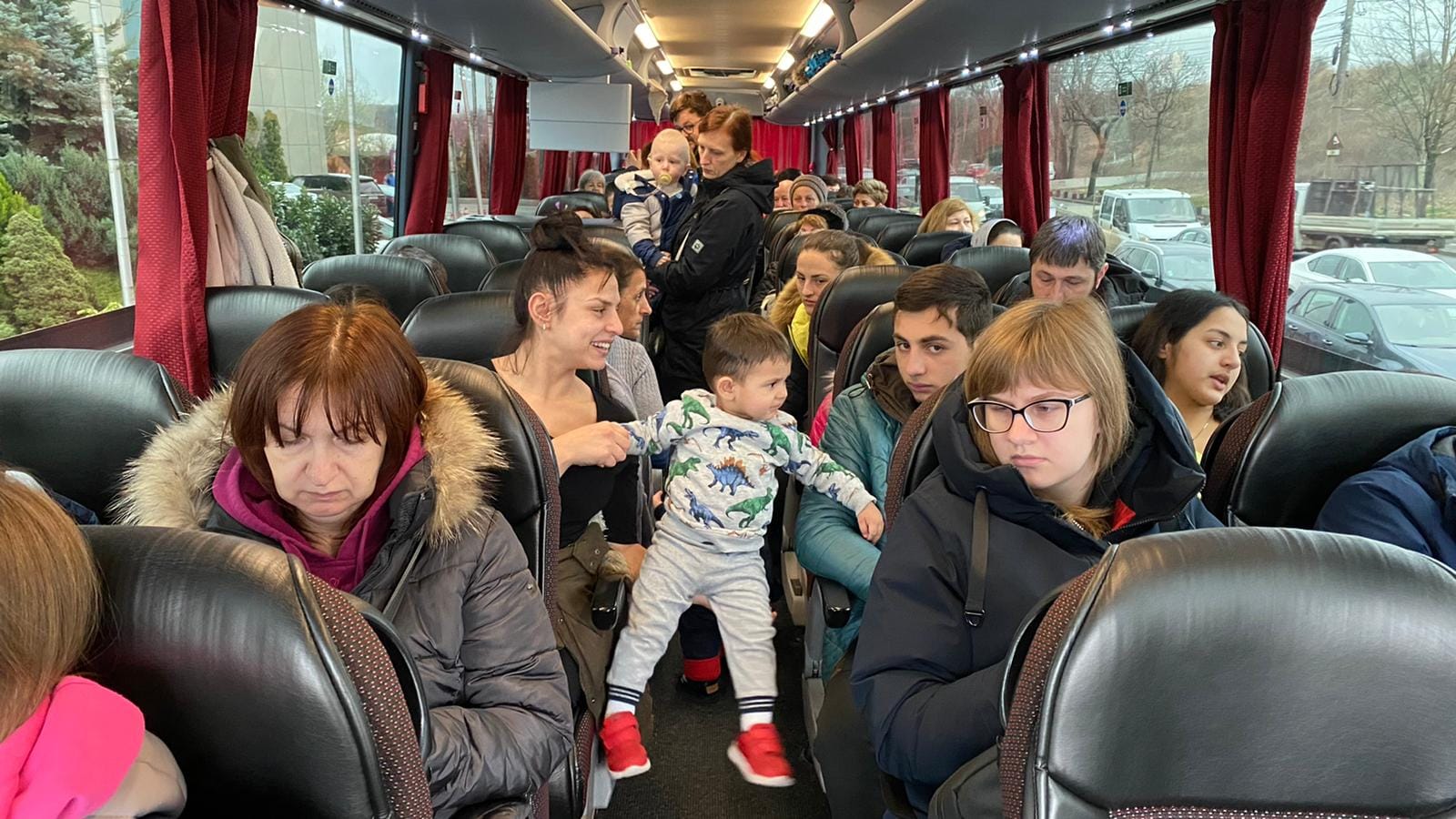 Asociația Blondie a reușit să trimită 95 de refugiați din Ucraina spre Munchen. Cel mai mic pasager, un bebeluș de trei săptămâni