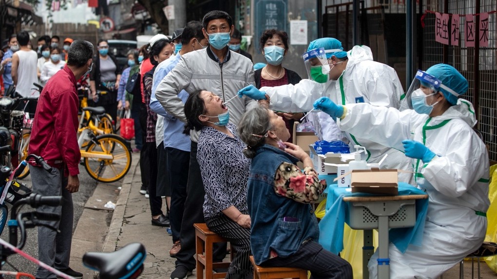China a raportat aproape 3.400 de cazuri într-o singură zi, un record de la începutul pandemiei