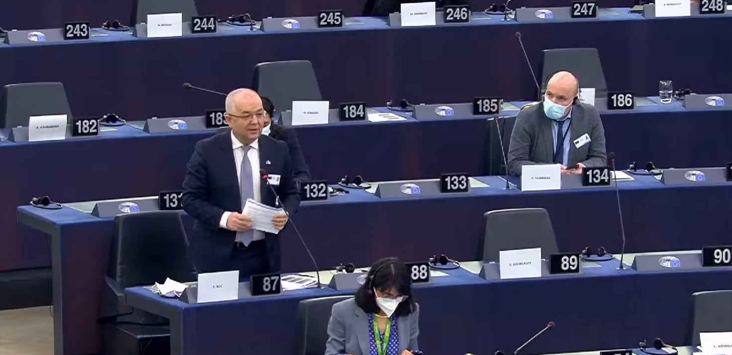 Emil Boc, apel în Parlamentul European pentru educație civică și media, la nivel european