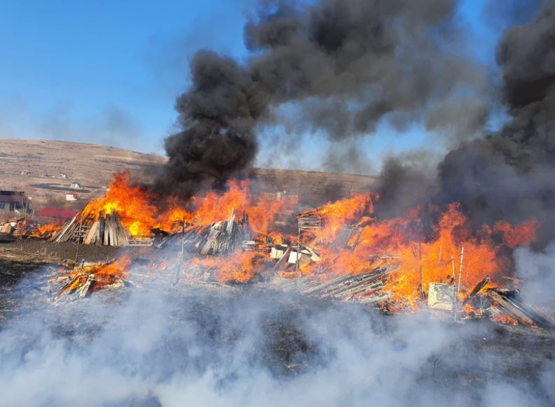 Peste 6.000 de incendii de vegetație uscată, izbucnite de la începutul anului/ Foto: ISU Cluj