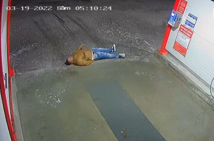 Spargere penibilă la o spălătorie auto din Cluj. Hoțul aproape și-a rupt spatele pentru 50 lei