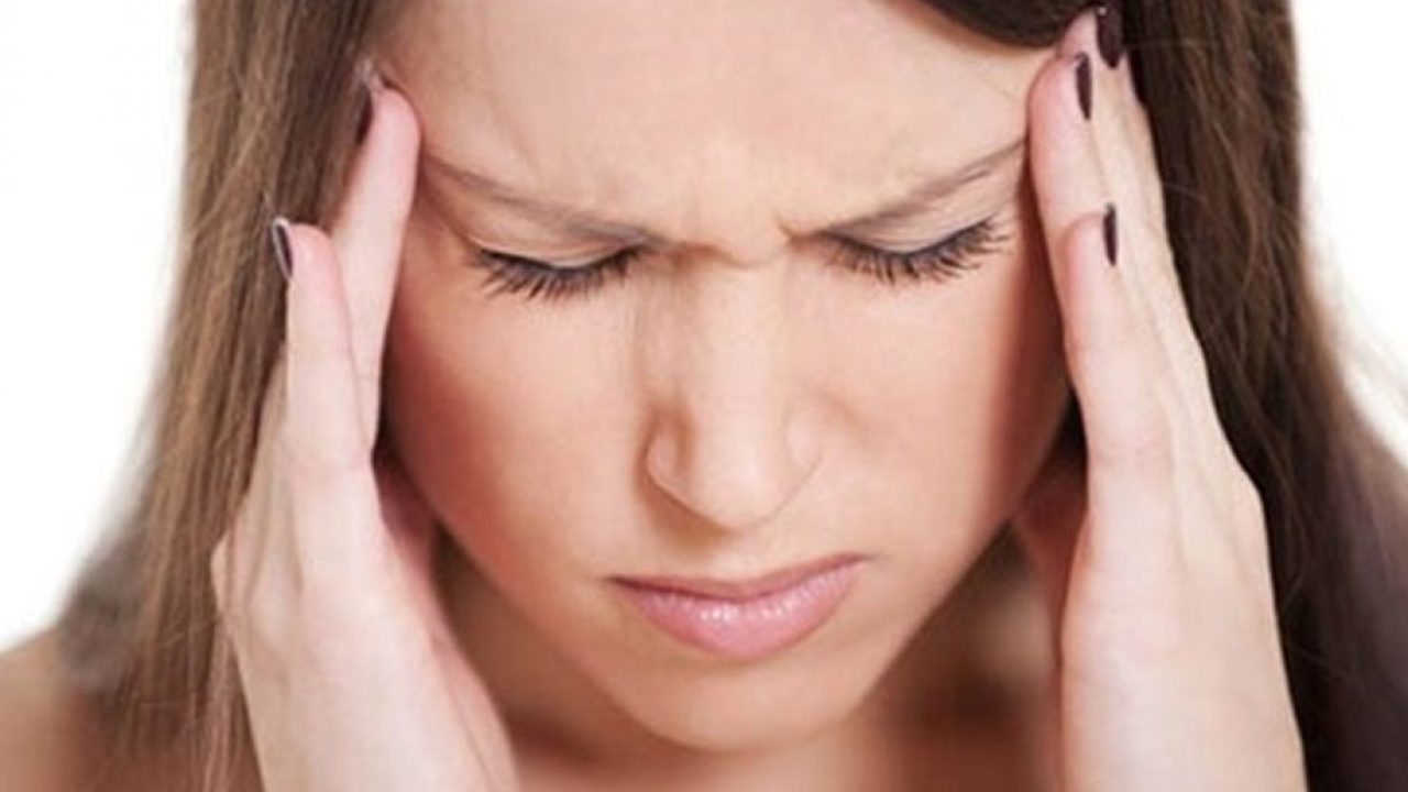 Simptomele cancerului: Durerile de cap dimineața indică o boală gravă