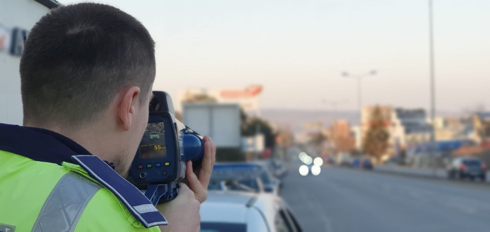 Un șofer a fost prins de radar cu 142 km/h pe o stradă din Cluj-Napoca. Foto: IPJ Cluj.