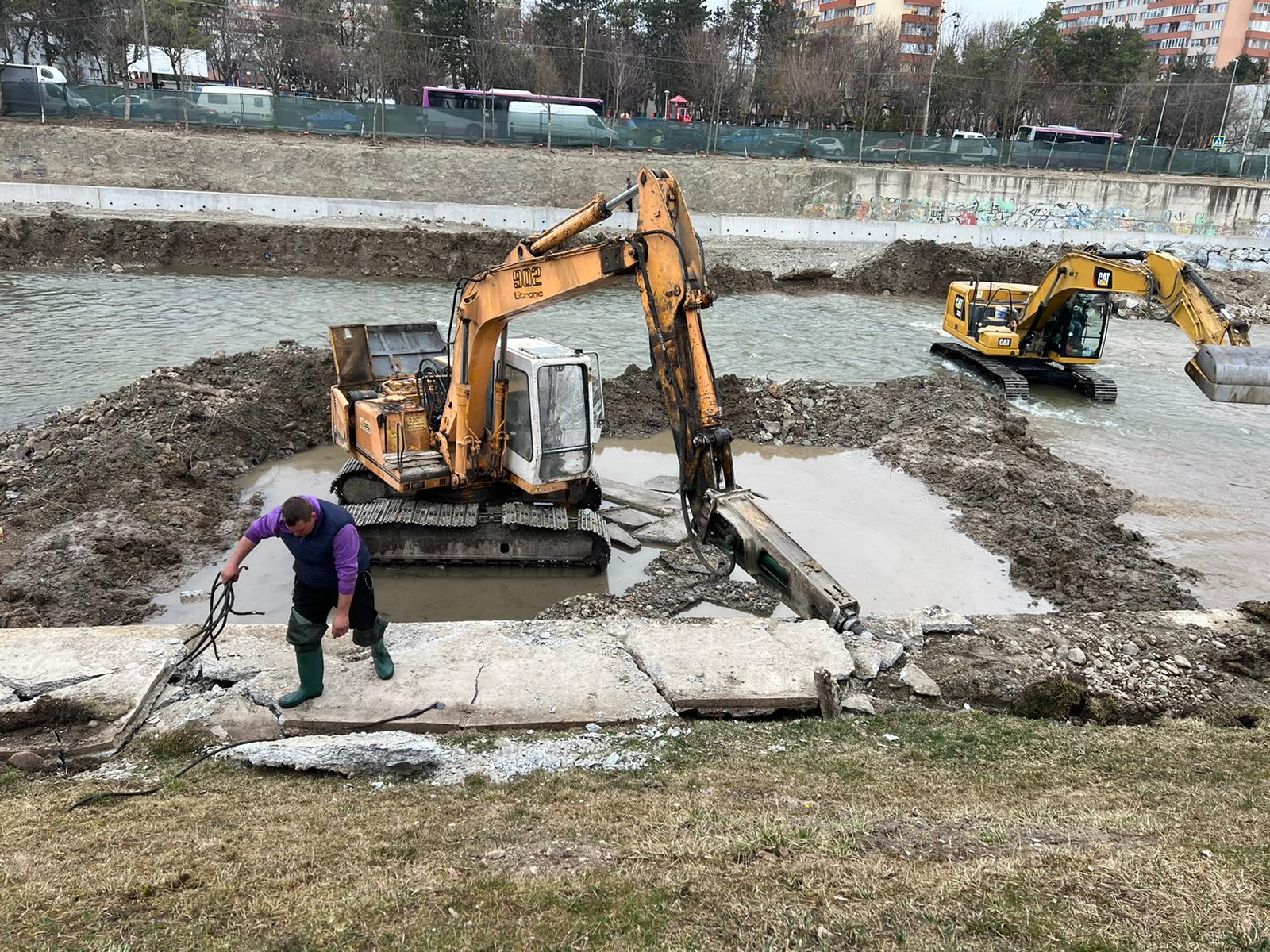 Excavatorul cu probleme a fost izolat