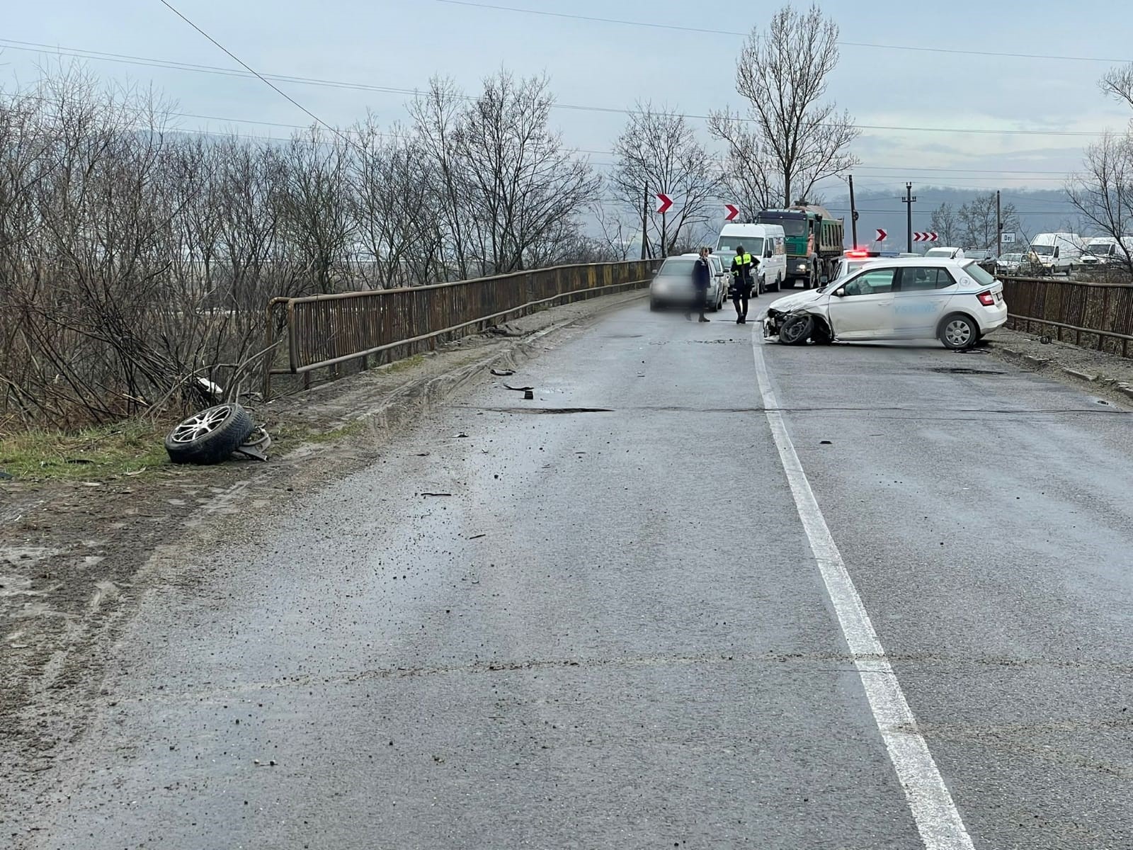 Accident GRAV lângă Dej. Două mașini s-au ciocnit, iar două persoane au ajuns la spital. FOTO/ Sursă foto: IPJ Cluj