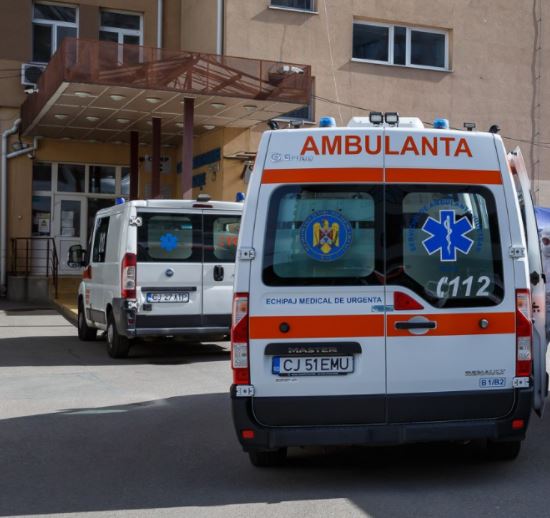 Accident rutier în Chiuiești, Cluj, cu două mașini implicate! O persoană a fost rănită
