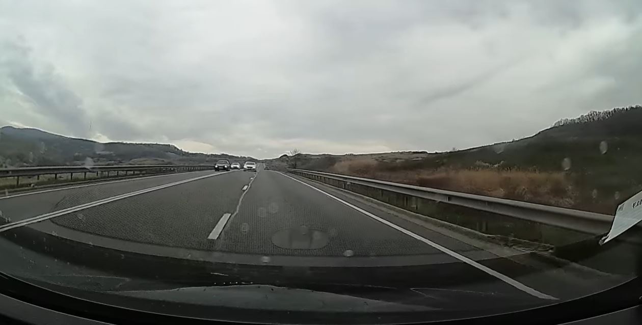 Un șofer a intrat în depășire pe linie dublă continuă, pe centura Vâlcele-Apahida/ video: Soferi de Week-end Cluj
