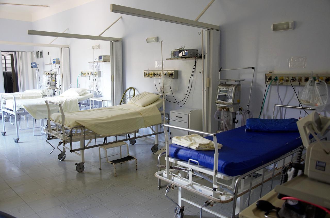 Doar 1 din 4 pacienți spitalizați cu COVID-19 își revin complet la un an după infectare, conform unui studiu britanic./ Foto: pixabay.com