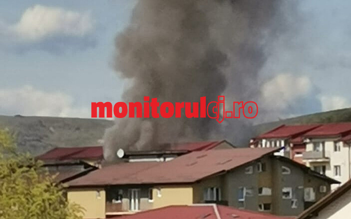 Un apartament dintr-un bloc din Florești a luat foc.