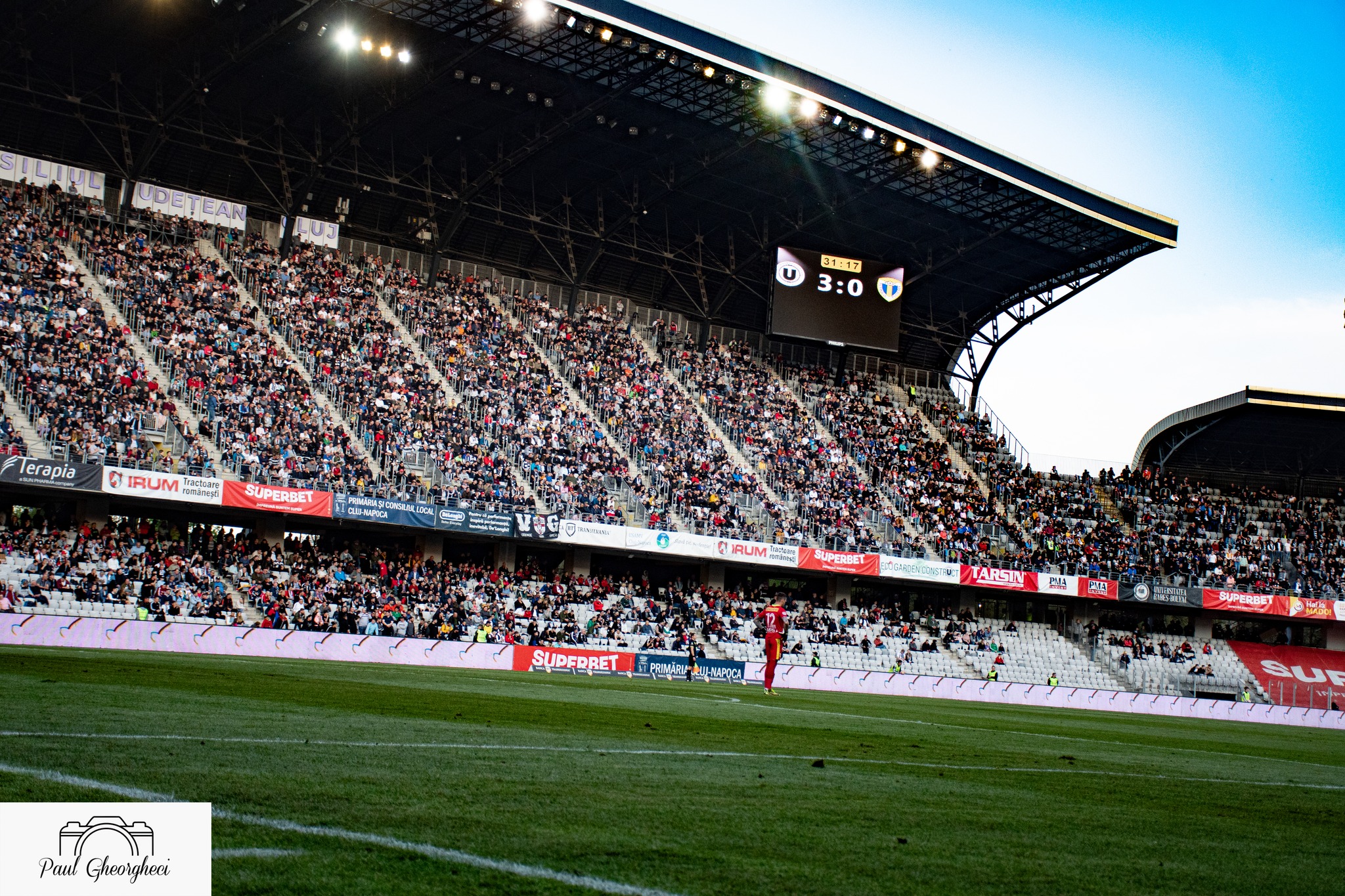 Gazonul de pe Cluj Arena, afectat de ultimele ploi. FOTO: Paul Gheorgheci/ Monitorulcj.ro