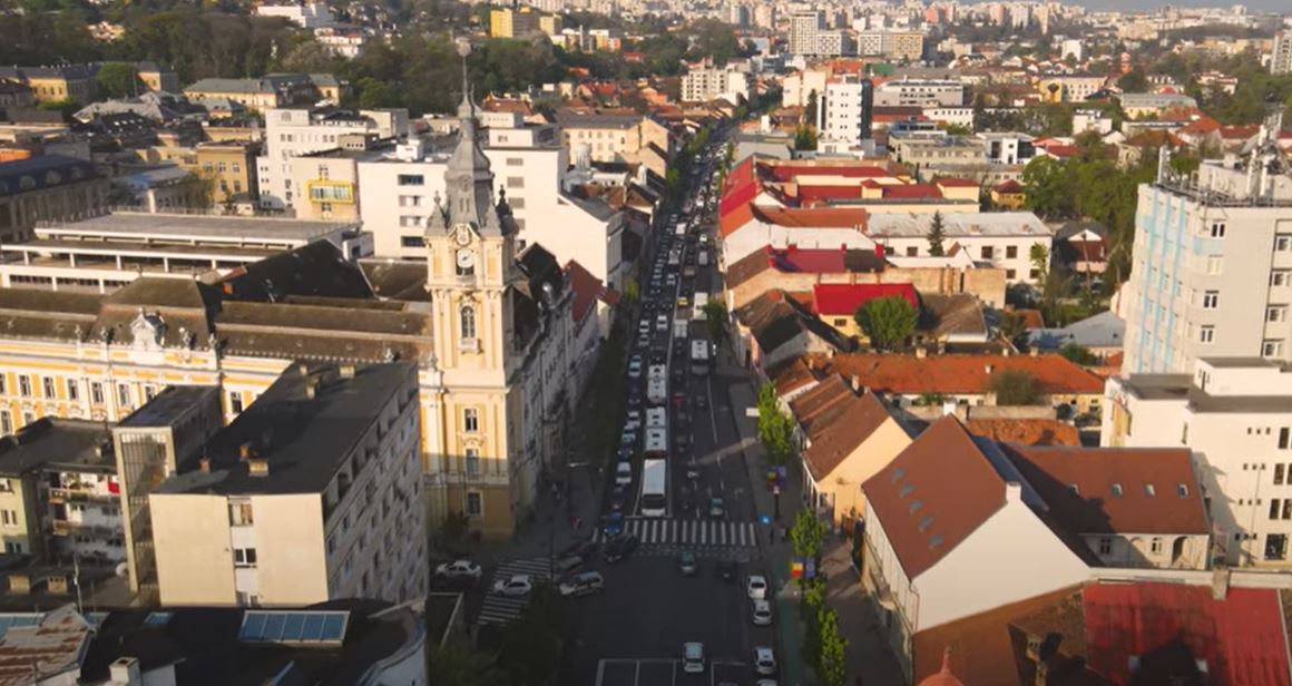 Cum e traficul dimineața la 8 în centru în Cluj-Napoca / Foto: captură video YouTube - Legat de Cluj