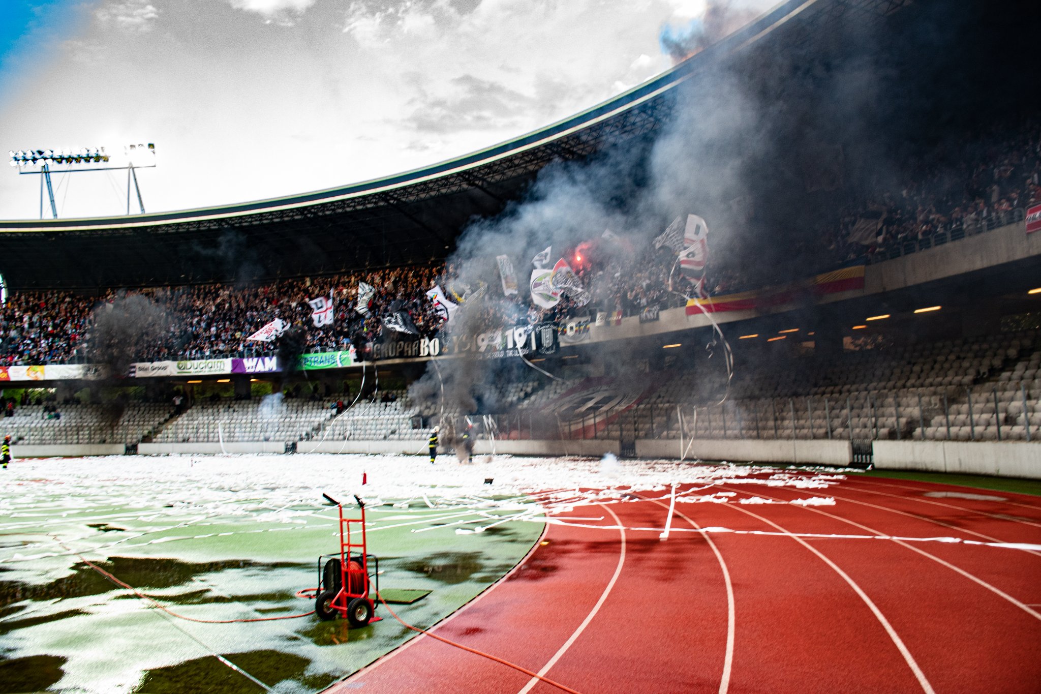 Fanii Universității Cluj la meciul cu FC Hermannstadt. FOTO: Paul Gheorgheci/Monitorulcj.ro