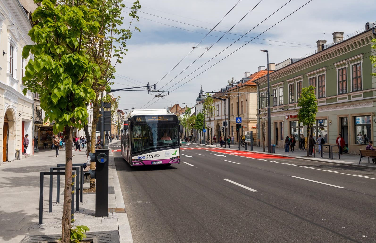Municipiul Cluj-Napoca, în parteneriat cu Primăria Comunei Florești a depus proiecte în valoare de peste 14 milioane de euro pentru achiziționarea a încă 18 autobuze electrice și 47 stații de reîncărcare pentru vehicule electrice/ FOTO: Emil Boc - Facebook