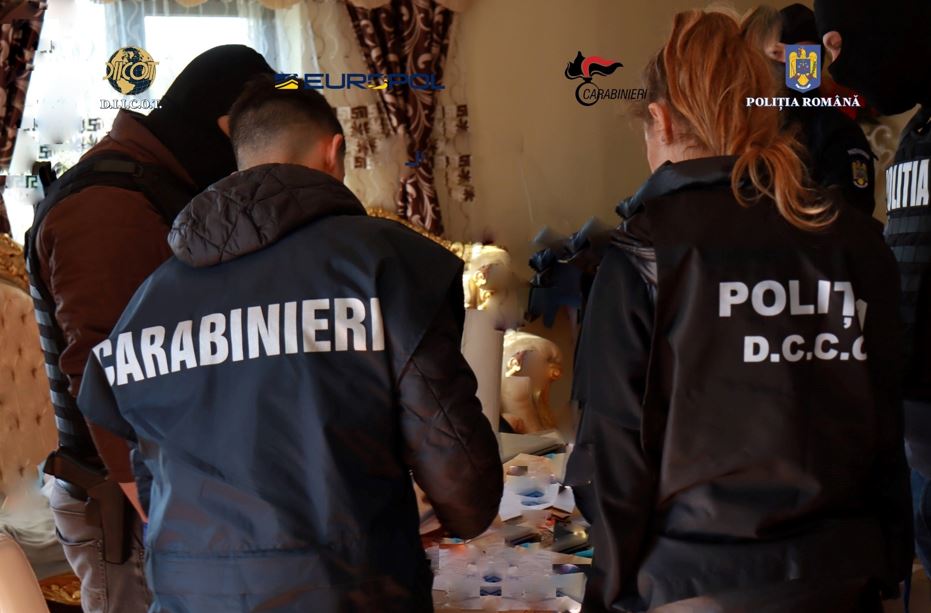 Percheziții în Germania și Italia, pentru prinderea unor români acuzați de furturi / Foto: diicot.ro