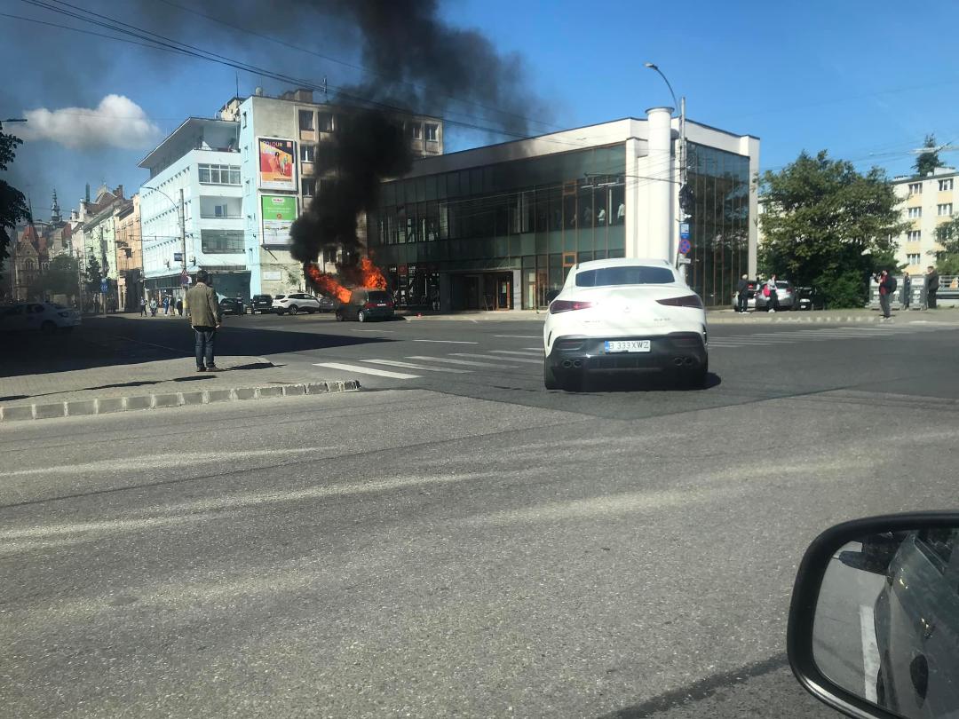 Incendiu Piața Mihai Viteazu Cluj-Napoca. FOTO: Info Trafic
