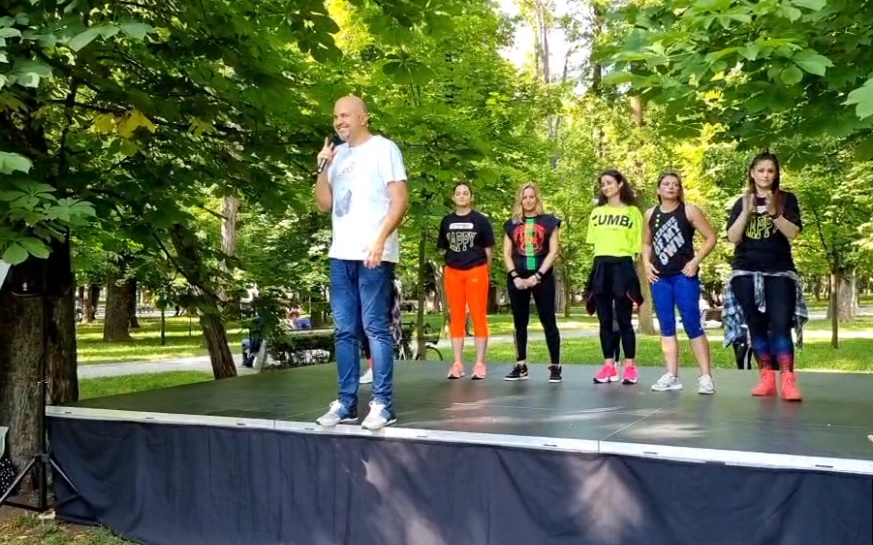 Emanuel Ungureanu pe scena amplasată în Parcul Central