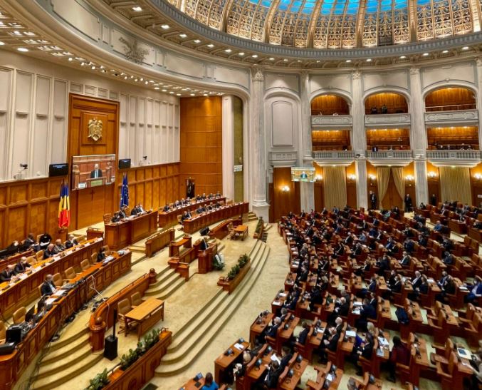 Deputații au adoptat miercuri o propunere care le interzice celor condamnați penal definitiv să candideze la prezidențiale / Foto: Parlamentul României - Camera Deputaților, Facebook