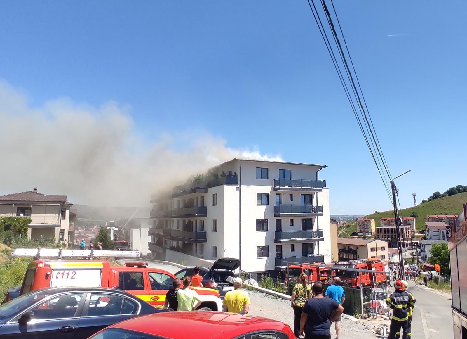 Până la sosirea pompierilor, aproximativ 15 persoane s-au autoevacuat/ FOTO: ISU Cluj