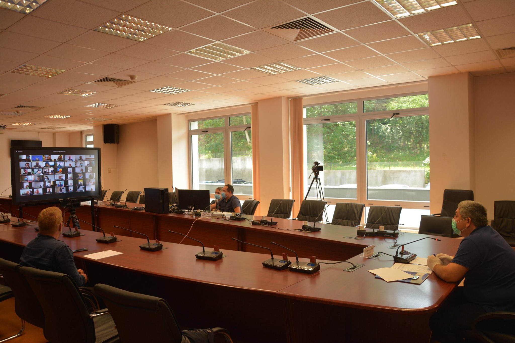 Sala de conferinte de la Consiliul Județean. Sursa foto Facebook Alin Tișe