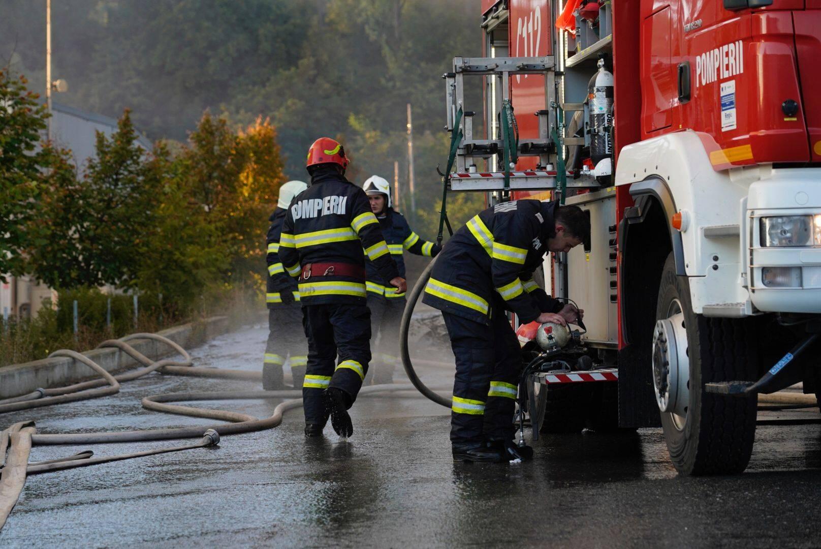 Pompierii clujeni intervin la un incendiu în Deușu. FOTO: ISU Cluj