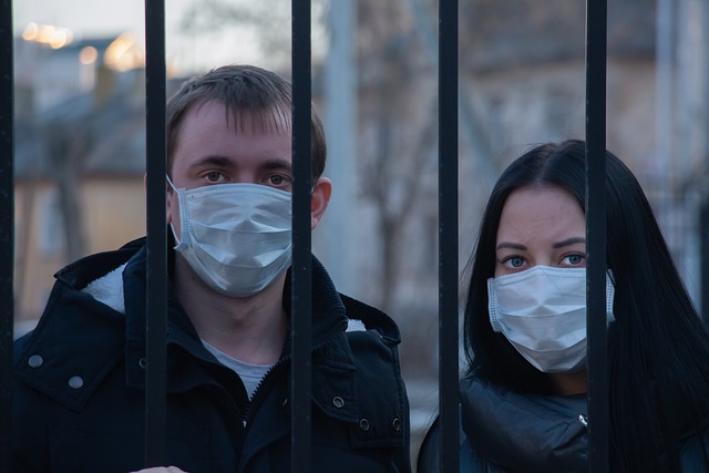 Ministrul Sănătății a făcut apel la cetățeni francezi să poarte din nou masca sanitară în spațiile aglomerate, mai ales în mijloacele de transport în comun/ Foto: pixabay.com