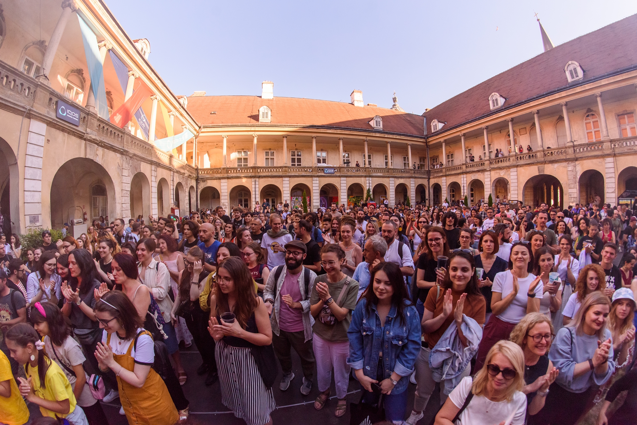 Pe 24 iunie, aproximativ 120 de pasionați de film și creare de conținut prezenți la TIFF au participat la evenimentul TikTok Get Together de la Muzeul de Artă din Cluj-Napoca/ Foto: Facebook - TIFF