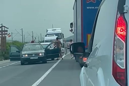 Scandal în trafic la Jucu! Șofer agresat cu TOPORUL din cauza unei neînțelegeri / Foto: Facebook - Info Trafic Cluj-Napoca - David Dombos