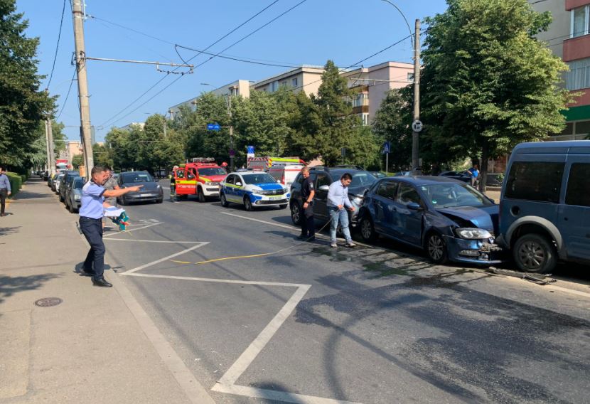 Accident cu 3 mașini pe Bulevardul Nicolae Titulescu / Foto: ISU Cluj