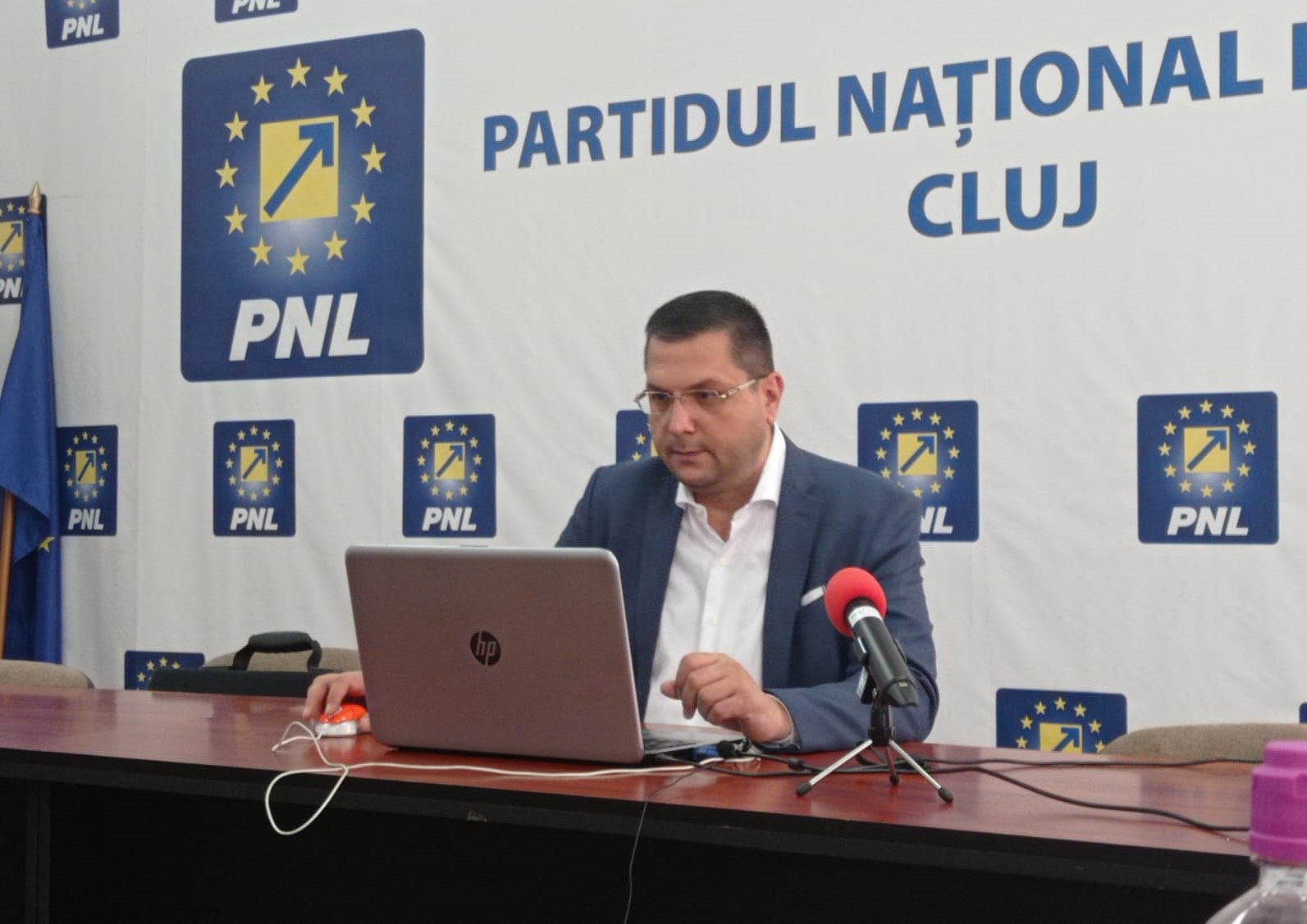 Deputatul PNL de Cluj Radu Moisin și-a prezentat joi, 7 iulie, într-o conferință de presă, raportul de activitate și inițiativele avute în ultimele șase luni de la preluarea mandatului/ Foto: Monitorul de Cluj