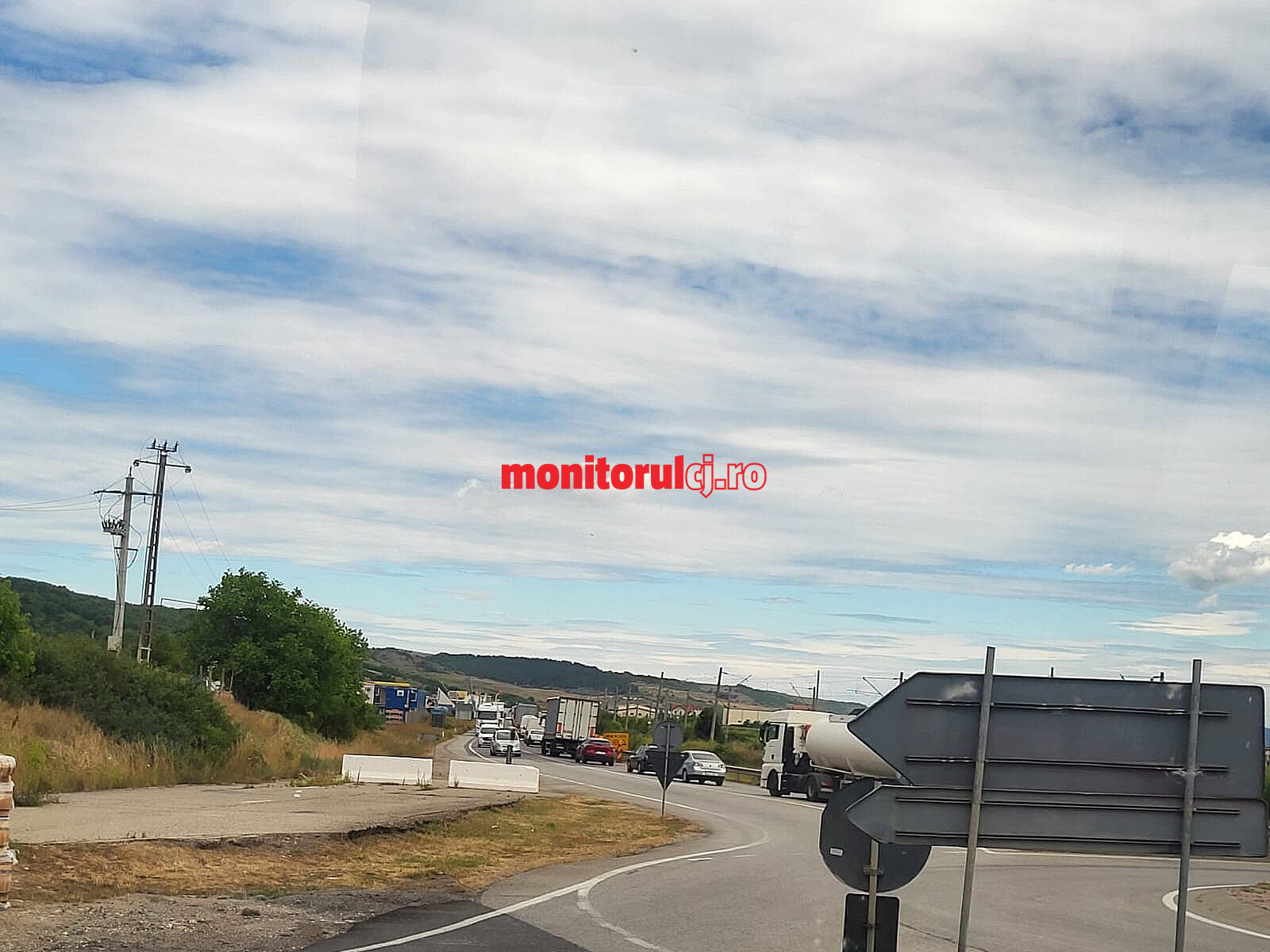 Traficul spre Bonțida este blocat/ Foto: Monitorul de Cluj
