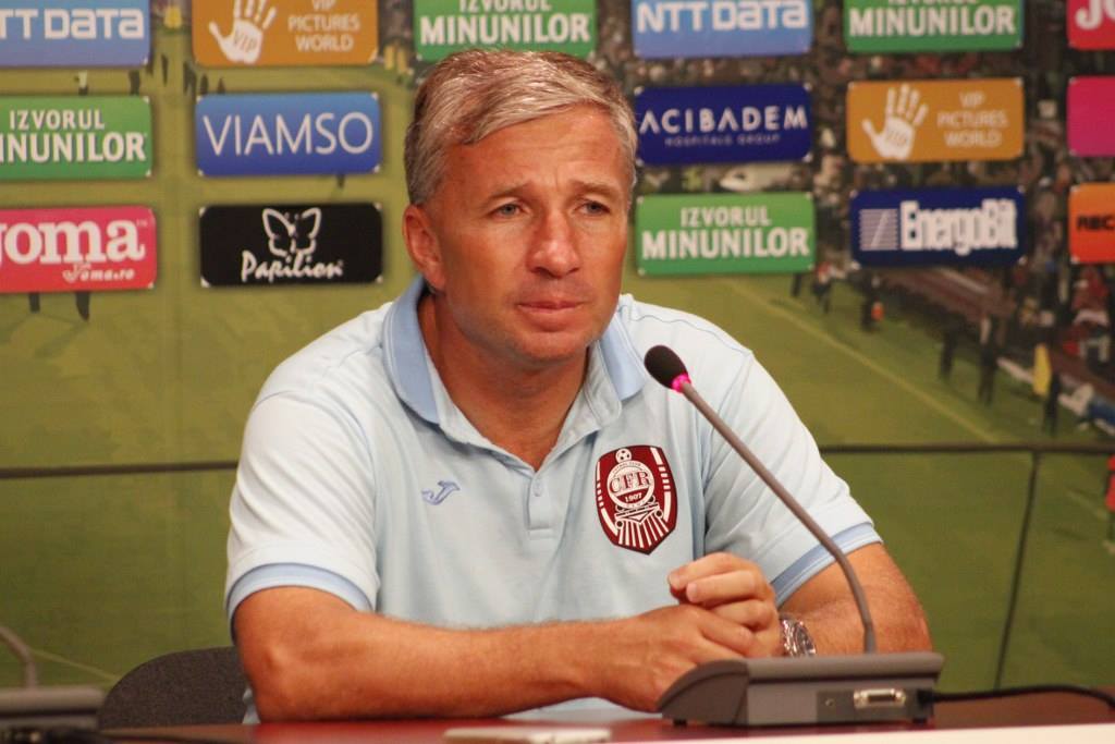 Antrenorul echipei CFR Cluj, Dan Petrescu, a declarat, vineri, într-o conferinţă de presă, că nu va demisiona de la formaţia ardeleană / Foto: Dan Petrescu